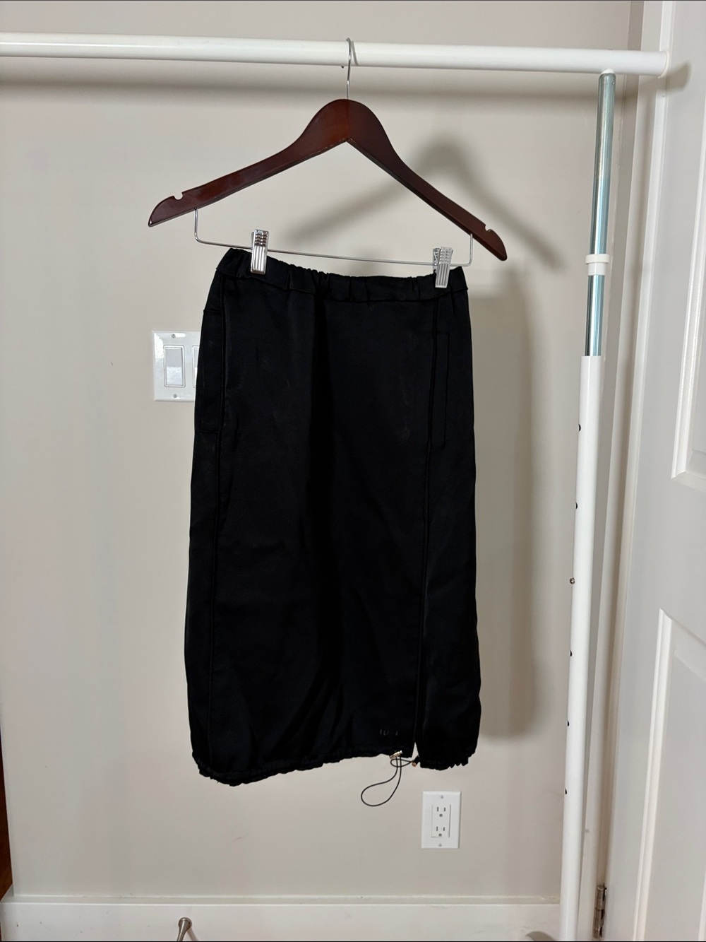 Babaton 1-01 Black Drawstring Hem Midi Skirt - XS